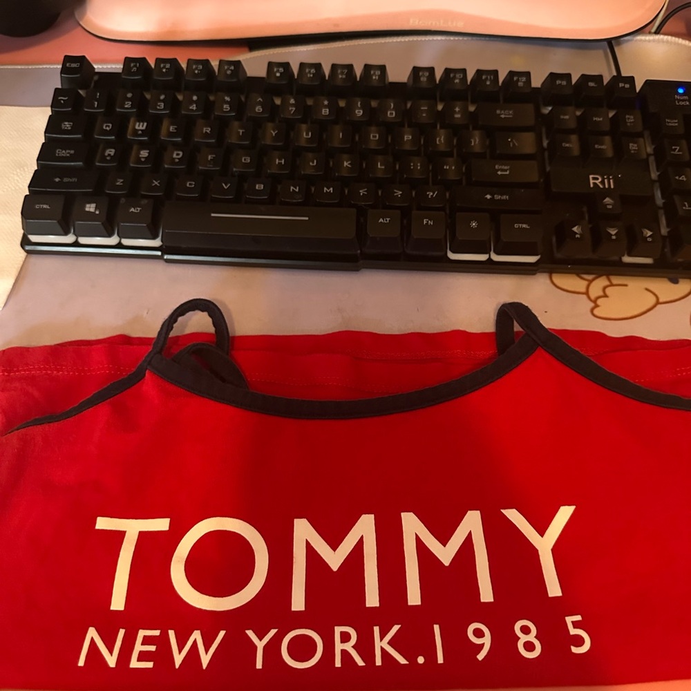 Tommy Hilfiger crop top